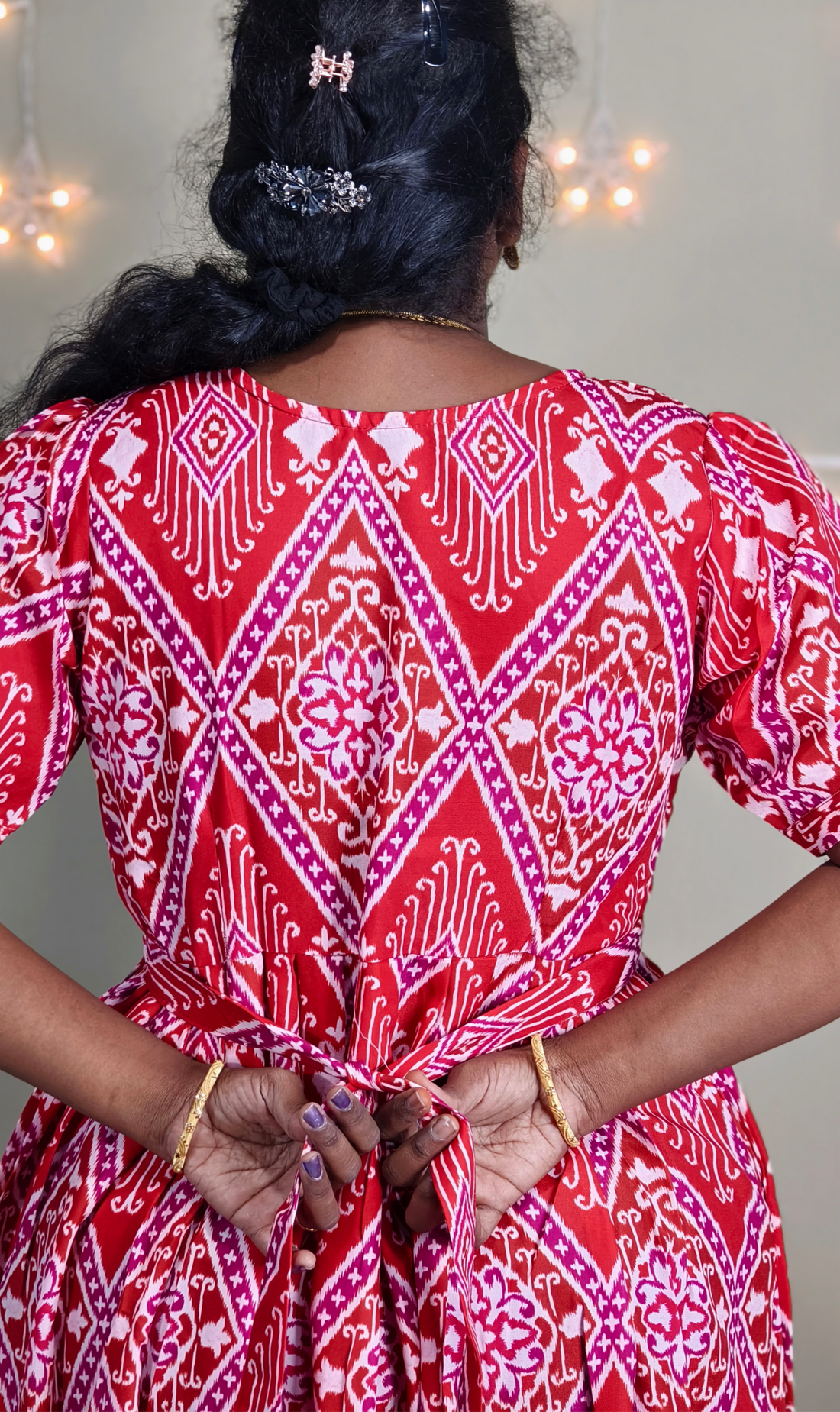 Red with pink design non feeding kurits