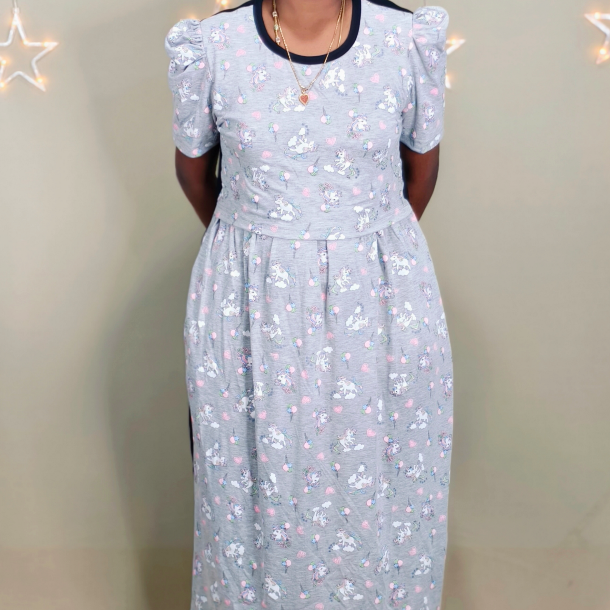 DUAL COLOUR ZIPLESS FEEDING MAXI ( PRINT OFF WHITE)