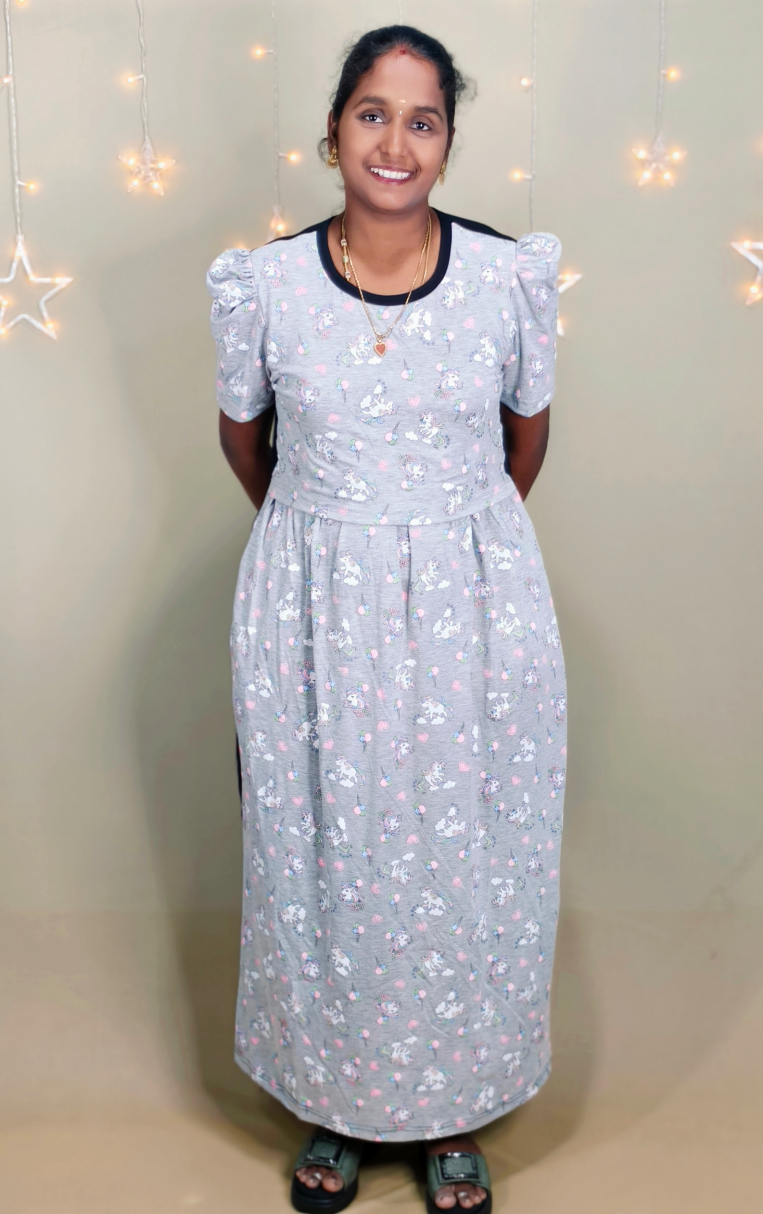 DUAL COLOUR ZIPLESS FEEDING MAXI ( PRINT OFF WHITE)