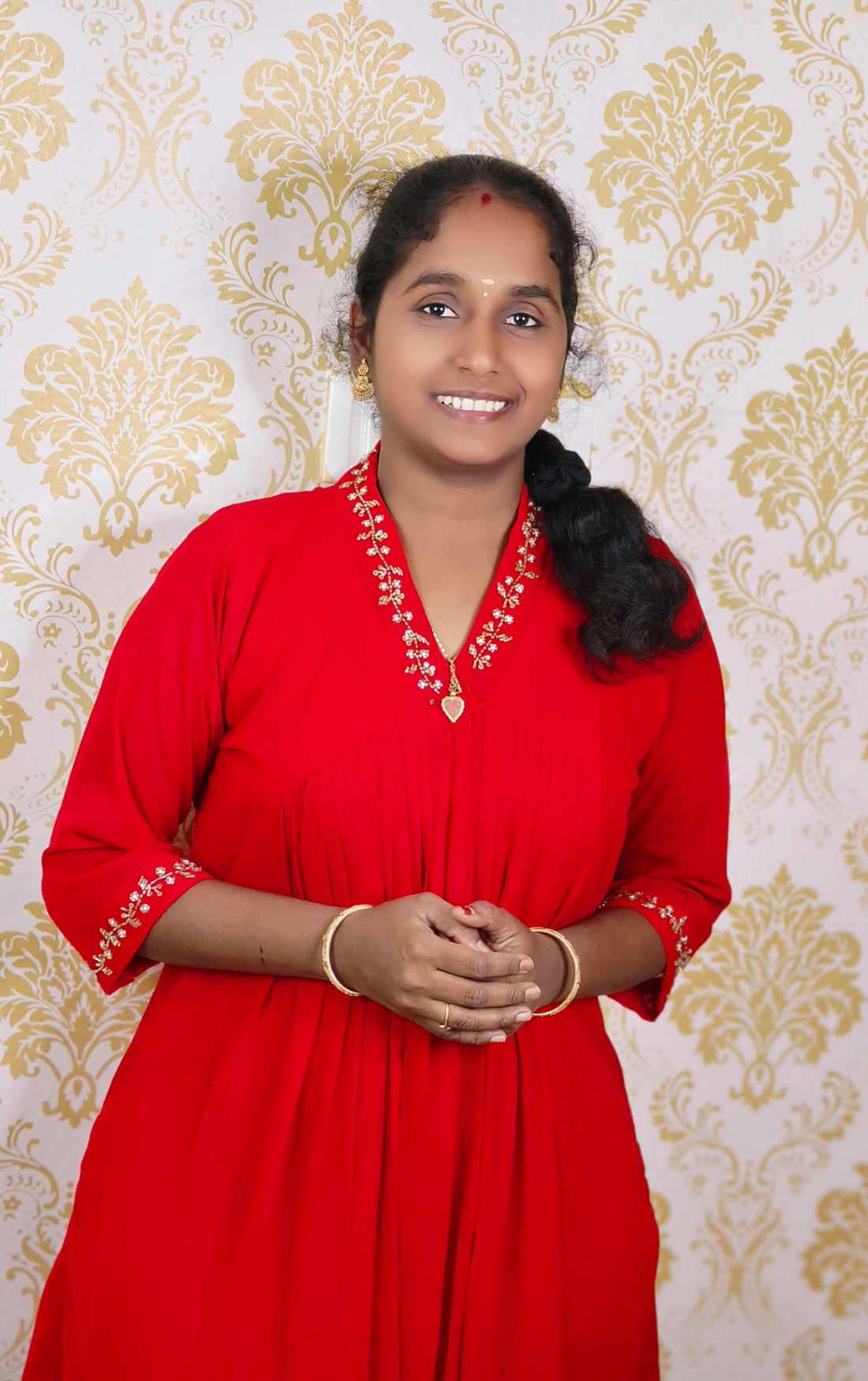 RED CHRISTMAS GEORGETTE KURITS