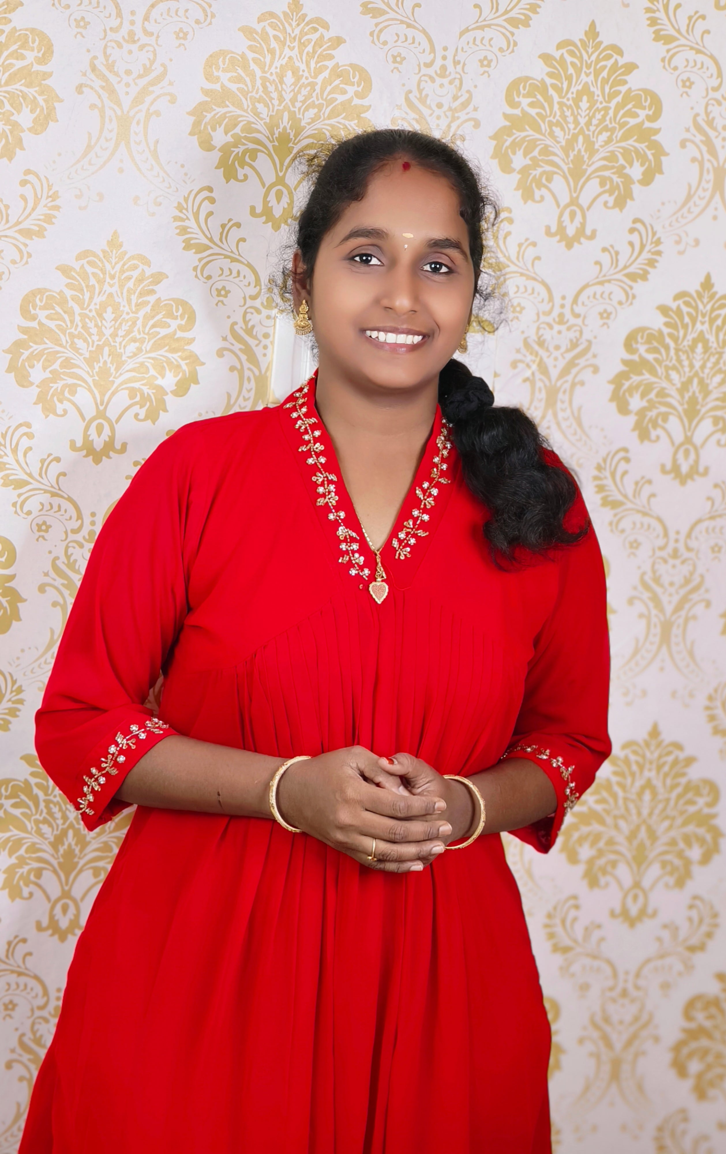 RED CHRISTMAS GEORGETTE KURITS