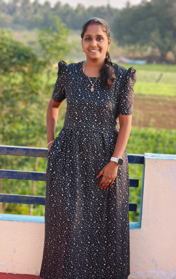 Black sliver moon print | Zipless feeding maxi 😍