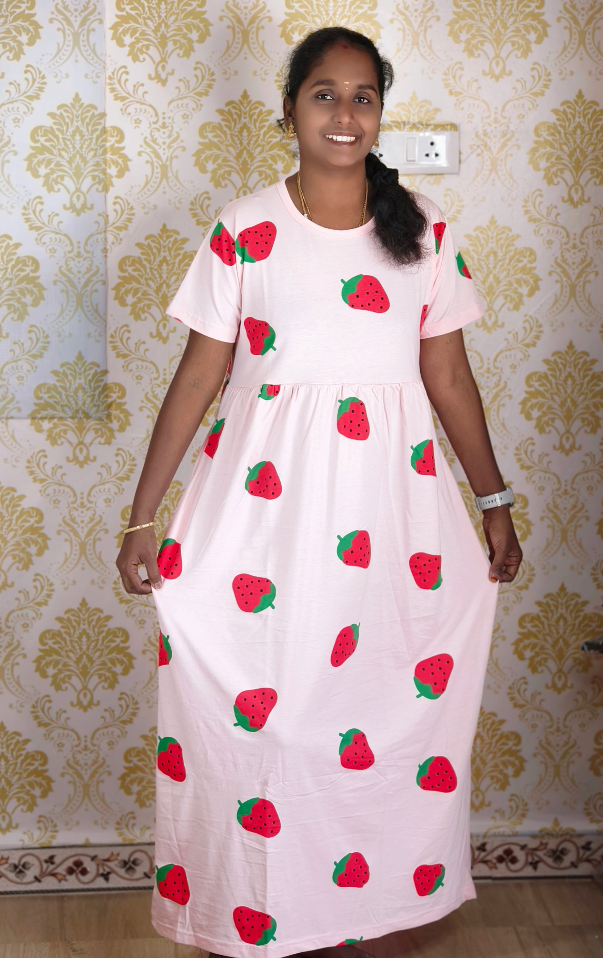 Cream with Strawberry 🍓 Non feeding maxi