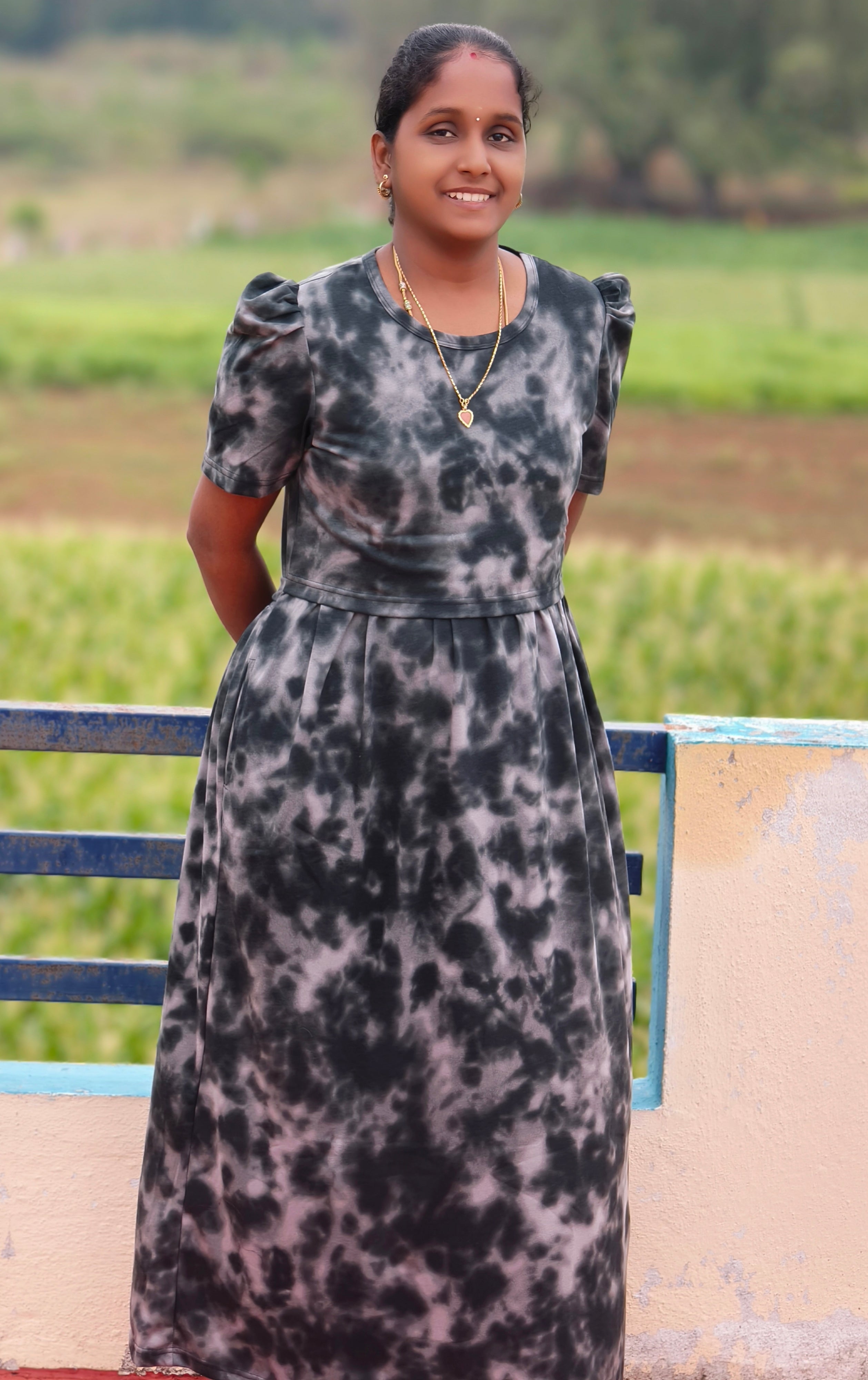Black Dye and Tie Zipless feeding maxi